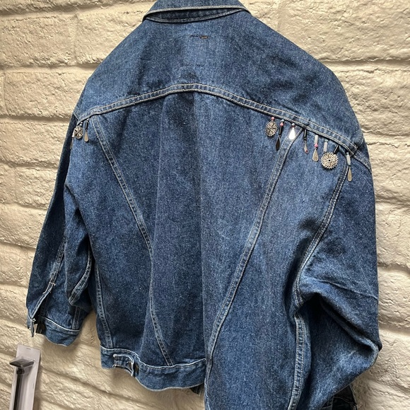 (W1) Women’s Authentic Levi Jacket with Embellishments - Picture 9 of 9